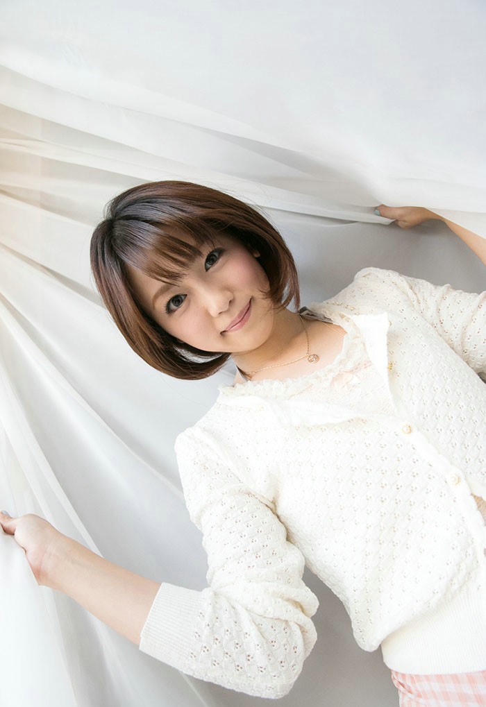 日本短发性感少妇二宫沙树白皙美胸清纯迷人