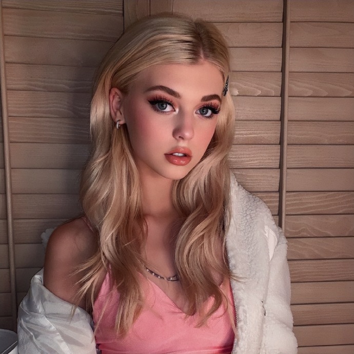 美国网红Loren Gray 真人版芭比娃娃