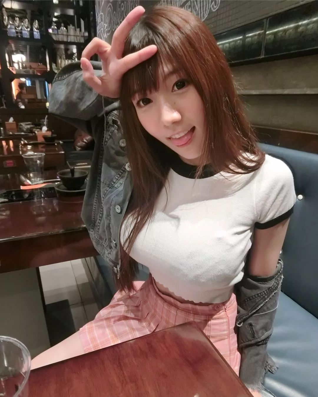 肉肉的妹纸会受欢迎吧，夜总会DJ性感迷人