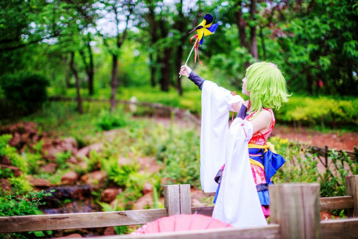 白皙美少女CosplayGUMI令无数宅男着迷