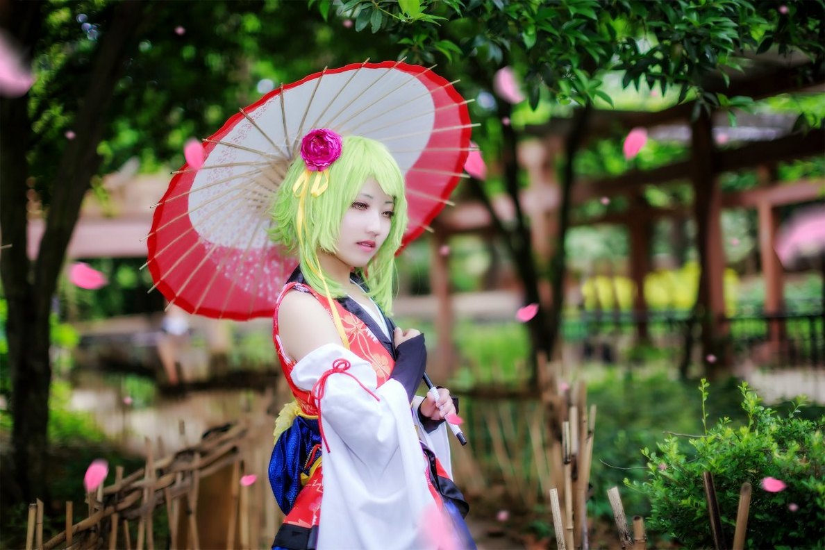 白皙美少女CosplayGUMI令无数宅男着迷