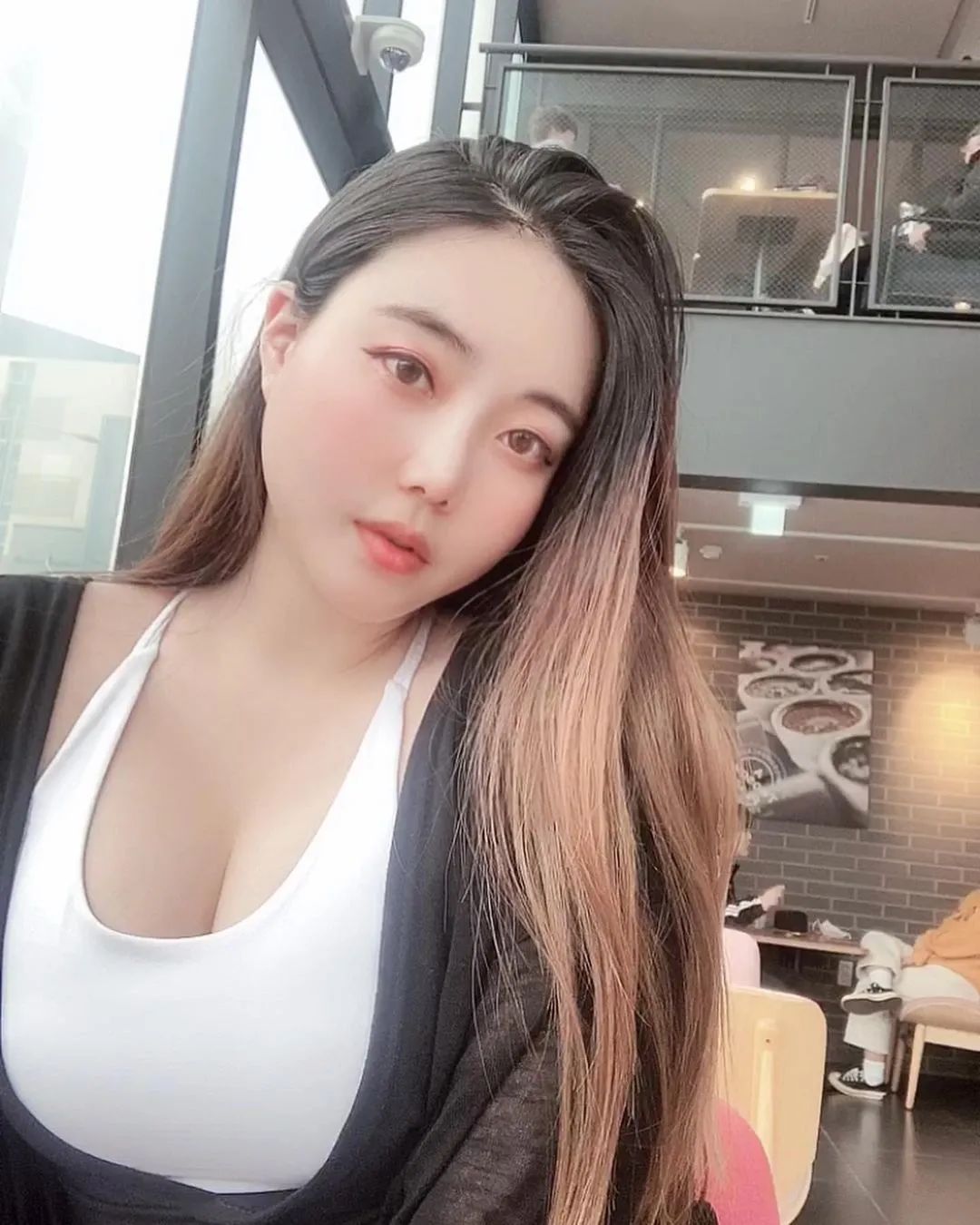 丰满身材微胖小姐姐日常性感照