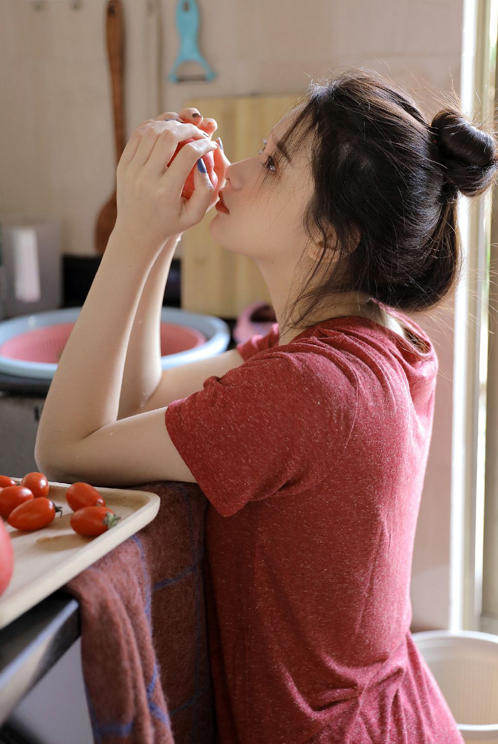 可爱美少女唯美居家休闲装清纯写真图片